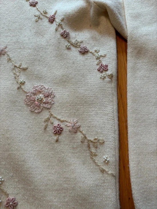 Vintage Alfred Dunner Floral Embroidered Metallic Sweater - Picture 8 of 11